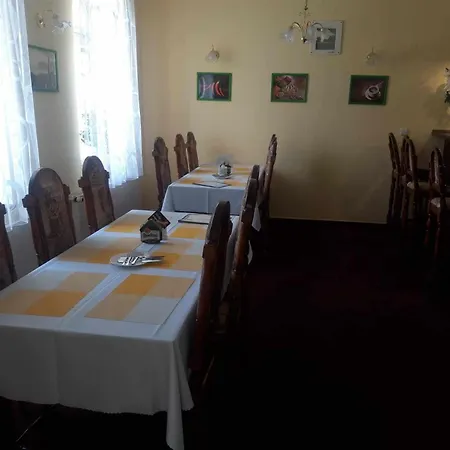 Πανσιόν Pomnenka 3*